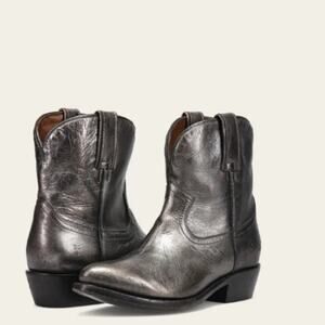 Frye Billy Short Ankle Dark Pewter Boots Silver Metallic size 8
